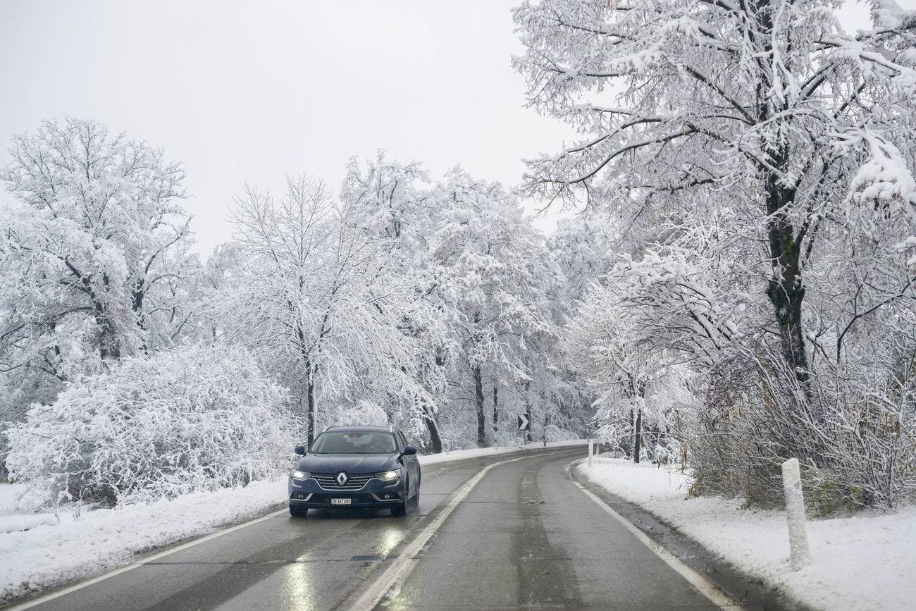 Autofahren Bei Schnee Und Eis: Mit Diesen Fünf Tipps Kommst Du Im ...