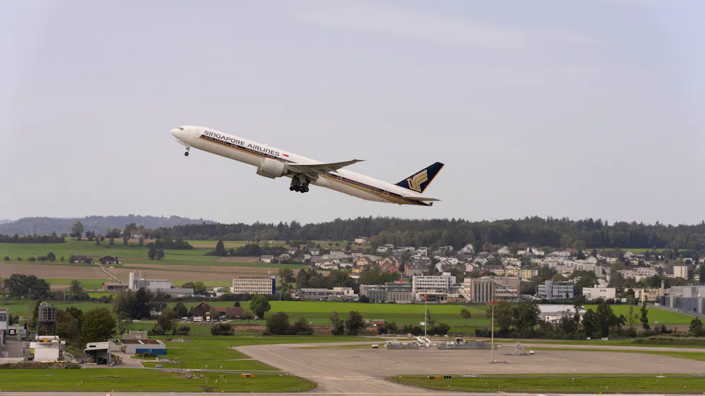 Deviato su Basilea. Un Boeing della Singapore Airlines per due volte non riesce ad atterrare a Zurigo. Ecco perché