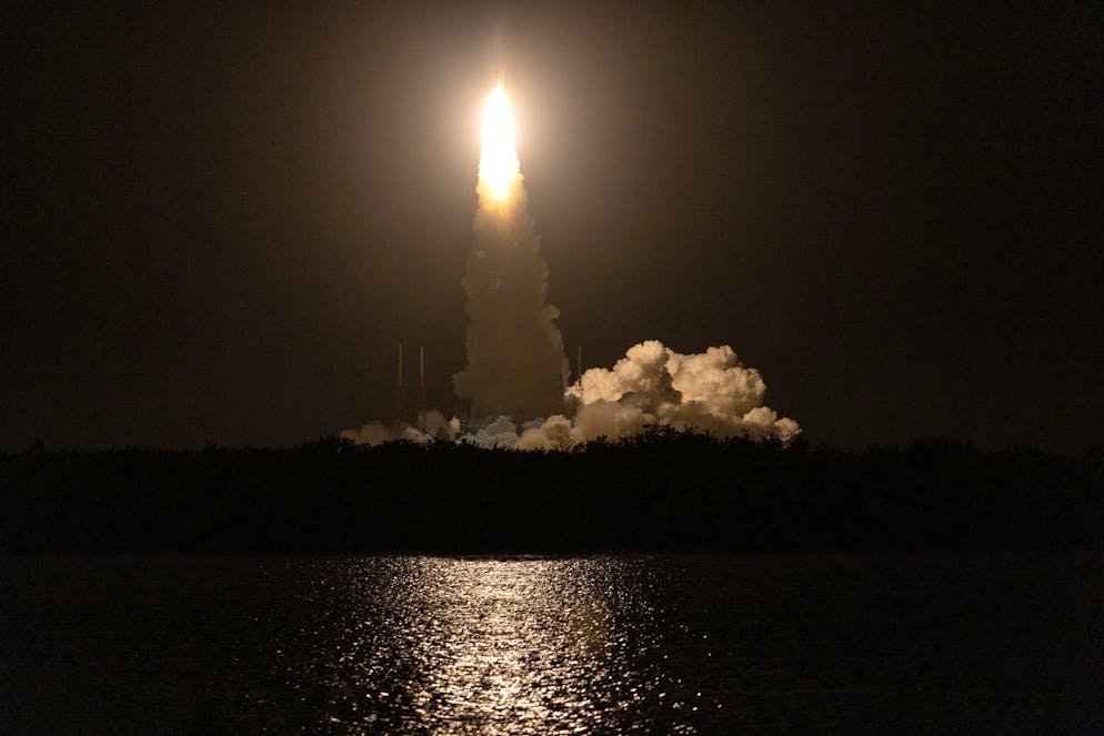 Espace: Décollage d'une nouvelle fusée transportant un alunisseur américain