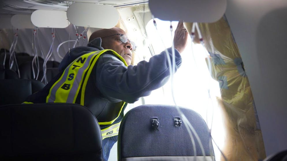 Il Ceo di Boeing, Dave Calhoun, ha promesso di collaborare con la Ntsb che sta investigando l'incidente.