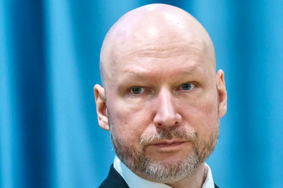 Anders Breivik a été condamné en 2012 à 21 ans de prison, la peine maximale à l'époque, susceptible d'être prolongée aussi longtemps qu'il reste considéré comme une menace pour la société.