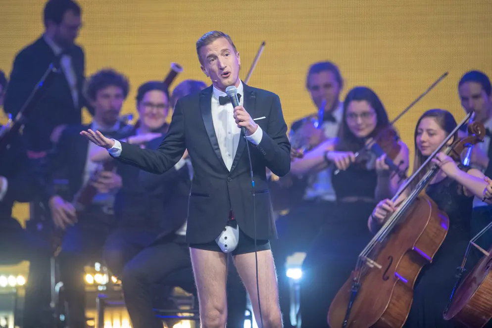 Ob in seiner neuen TV-Show auch die Hosen runterlassen werden? Stefan Büssers Show «Late Night Switzerland» ist am kommenden Sonntag erstmals auf SRF zu sehen.