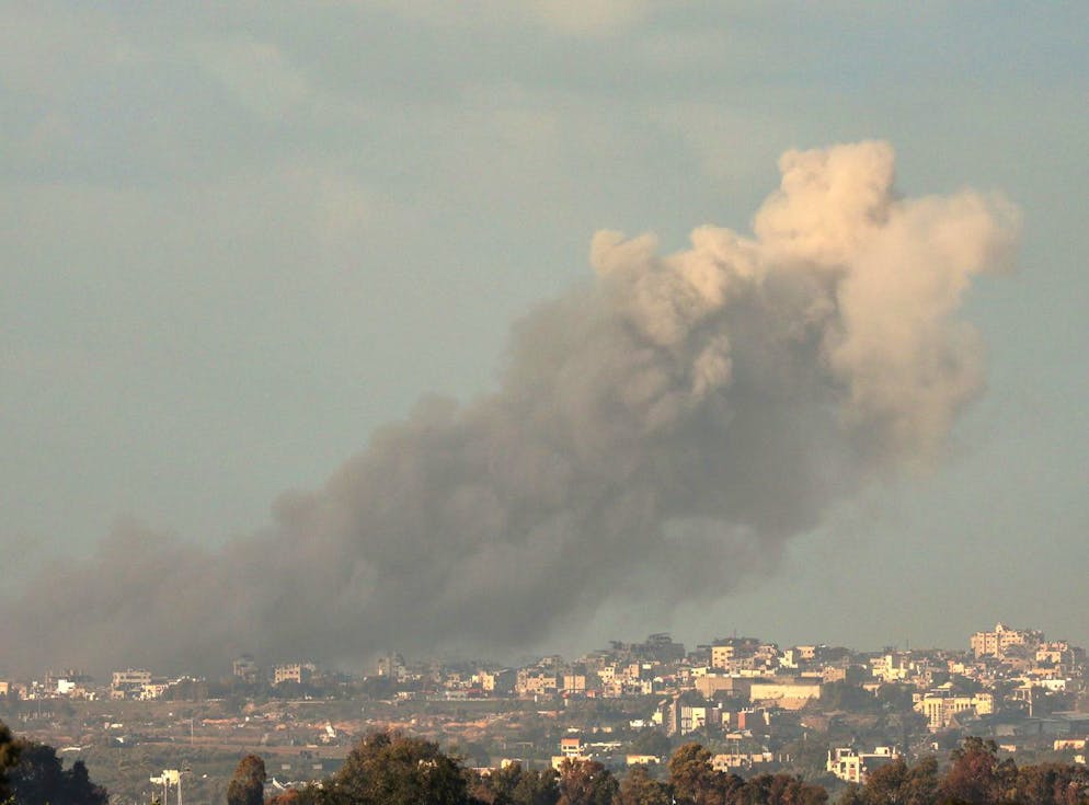 Über dem Fluchtlingslager Maghazi im Süden des Gazastreifens steigt Rauch auf. (Bild vom 12. Januar)