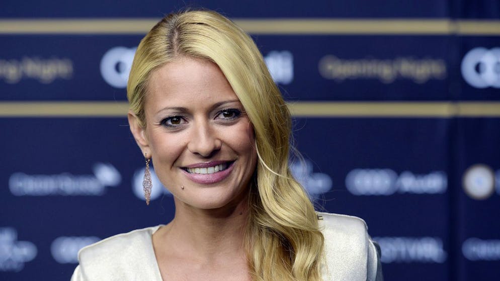 Derubata?. Dopo il drammatico video su Instagram, Christa Rigozzi è molto criticata, ecco perché e da chi