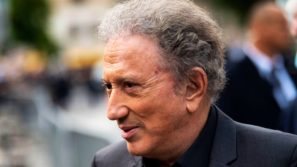 Drucker déclenche un tollé. «Dégagez le fossile. Quelle honte cette question»