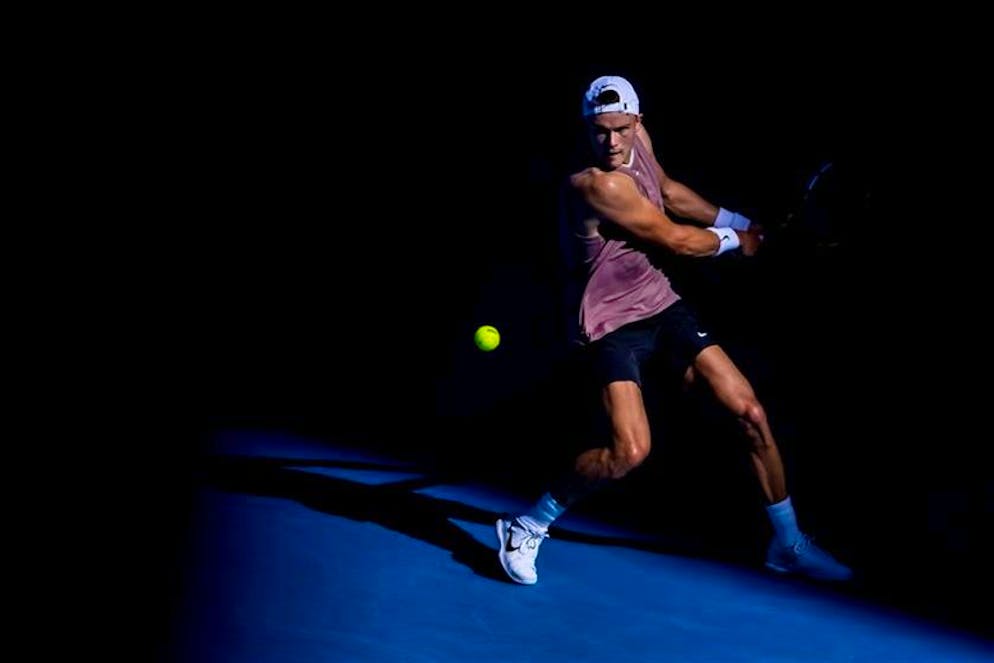 Vittorioso in quattro set