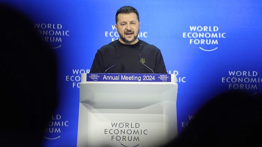 Guerra in Ucraina. Zelensky al WEF: «Putin incarna la guerra, non cambierà. In Svizzera un contributo chiave per la pace»