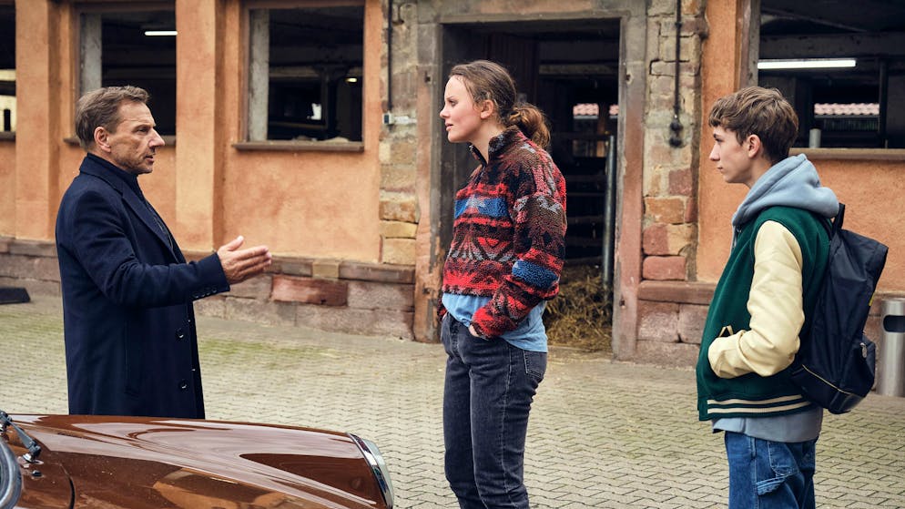 Ab welchem Alter ist man in der Schweiz strafmündig?. Lannerts (Richy Müller) Versuche, David (Louis Guillaume) über seine Betreuerin Annarosa (Caroline Cousin) zur Kooperation zu bewegen, gestalten sich als schwierig. Die Pädagogin hasst die Polizei.