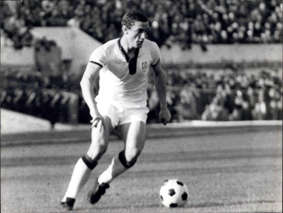 Lutto nel calcio: è morto Gigi Riva. È giudicato uno dei migliori calciatori italiani di tutti i tempi.