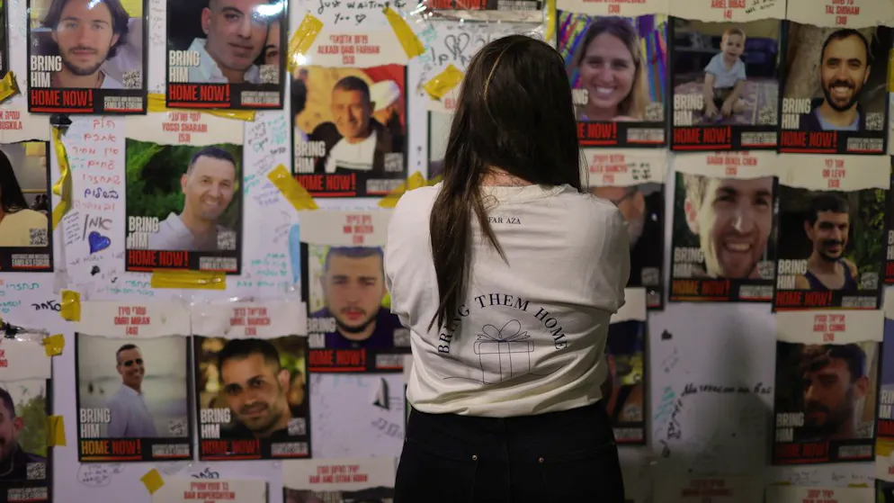 Guerra in Medio Oriente. I parenti degli ostaggi irrompono nel Parlamento israeliano