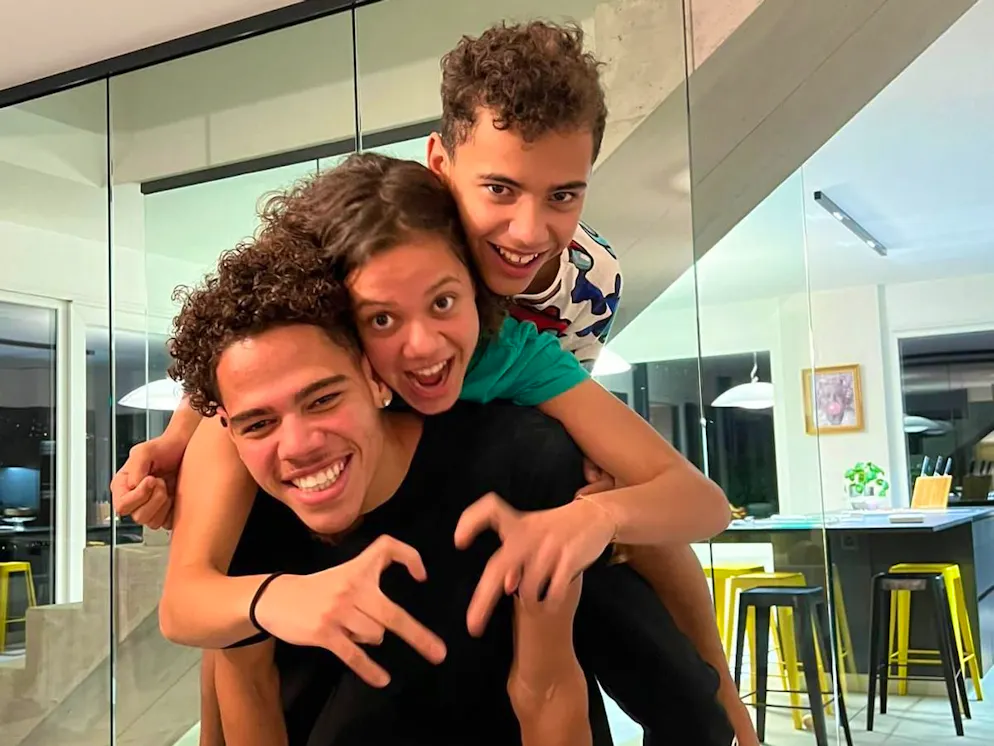 Die fussballverrückte Familie Beney. Die Beney-Geschwister: FCB-Juwel Roméo (19), YB-Supertalent Iman (18) und ihr jüngerer Bruder Pablo (14).
