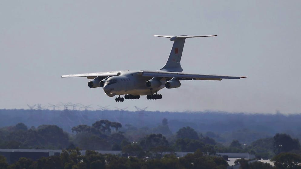 Guerra. Kiev: «L'aereo precipitato a Belgorod lo abbiamo abbattuto noi, trasportava missili»