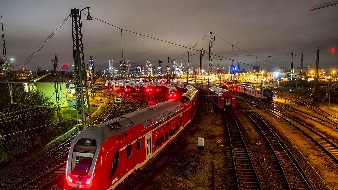 Mega-Bahnstreik Hat Begonnen – Diese Folgen Hat Er Für Dich | Blue News