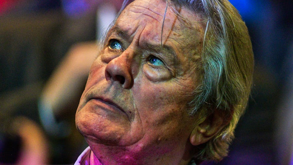 Face aux enquêteurs. «Je veux mourir, la vie est finie» - Les tristes paroles d’Alain Delon