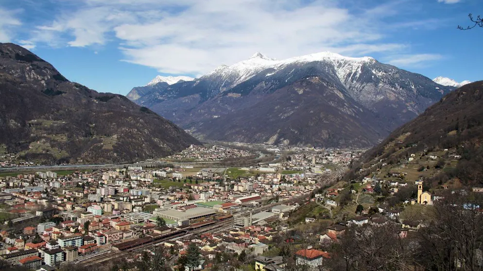 In Bellinzona hat die Polizei wegen einer möglichen Paketbombe das Gebäude der Sozilaversicherungsanstalt evakuiert. Die Bombe war eine Attrappe. 