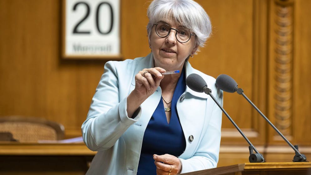 Elisabeth Baume-Schneider noch als Justiz-Ministerin während der Winter-Session 2023. Neu im Departement des Innern muss sie gleich zwei AHV-Initiativen bekämpfen.