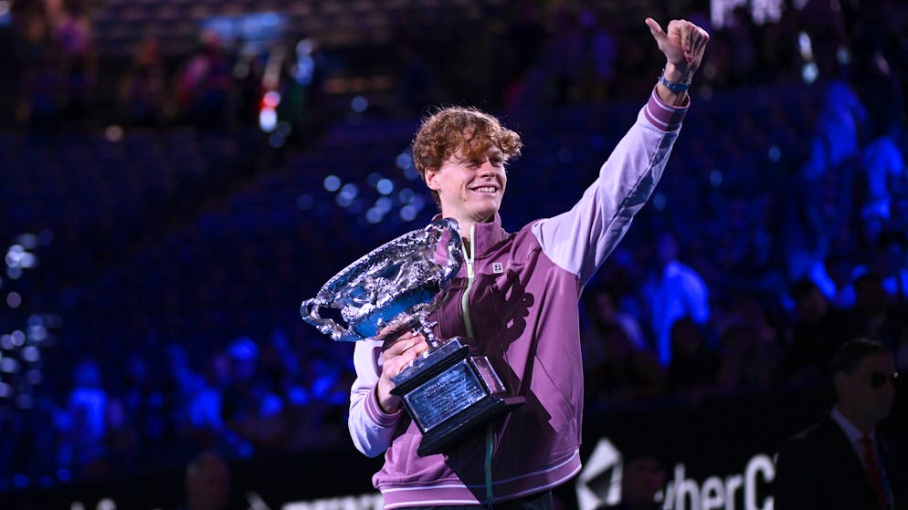 Open d’Australie. Sinner renverse totalement le cours du match et remporte son premier trophée