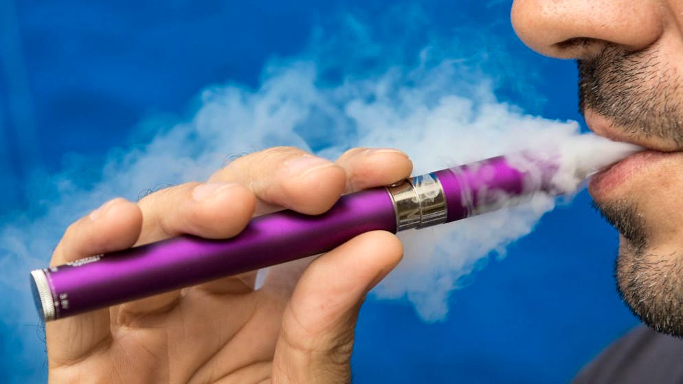 Il Regno Unito annuncia la messa al bando delle sigarette elettroniche usa e getta (foto d'archivio)