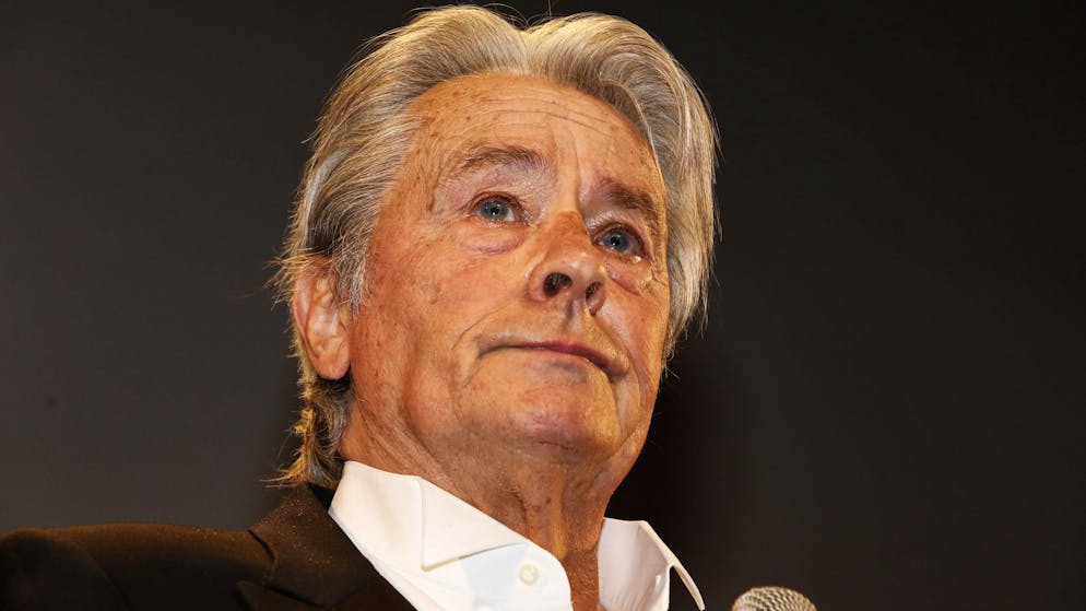 Alain Delon posto sotto tutela giudiziaria