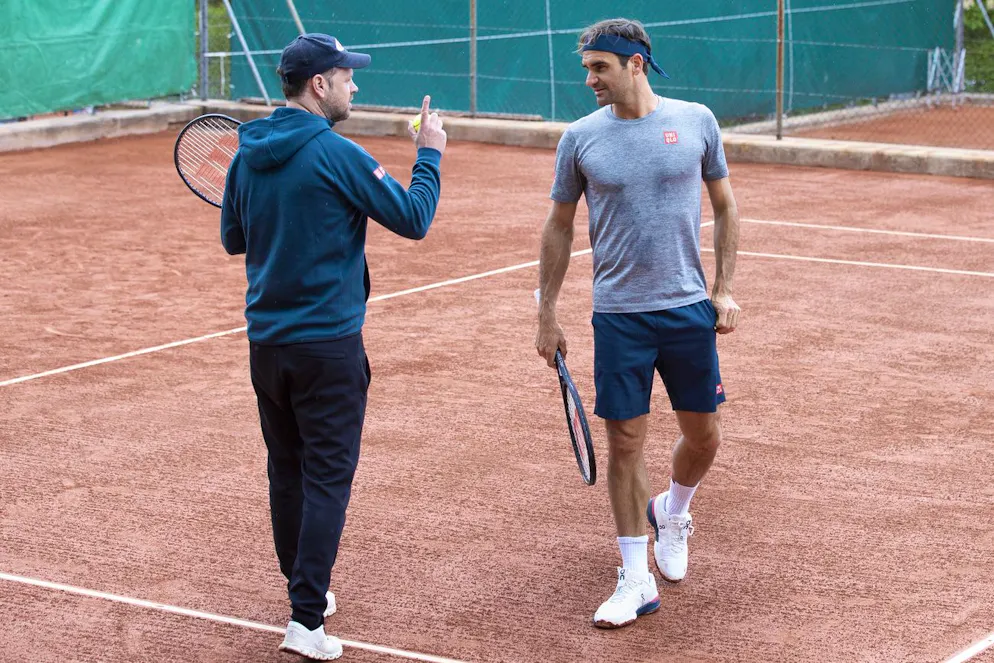 Roger Federer, (destra) in compagnia di Severin Lüthi.