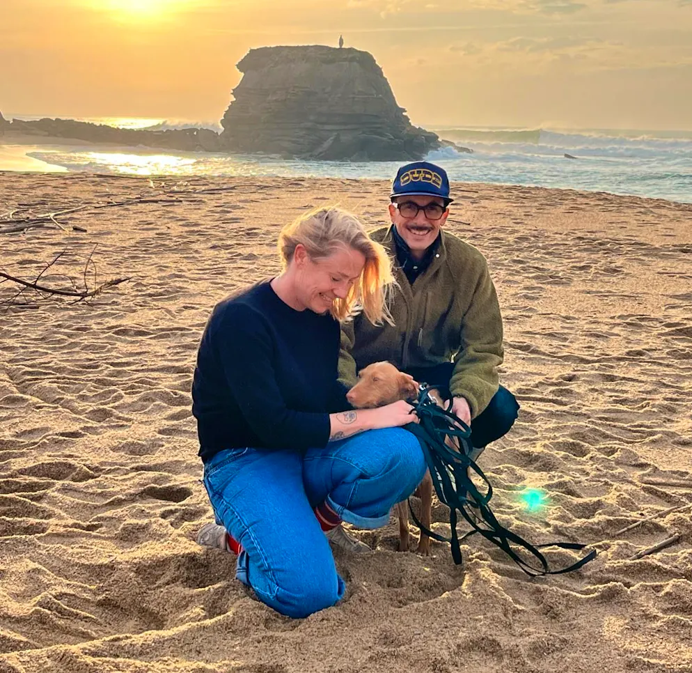 Michelle und Renato de Oliveira sind mit ihren zwei Kindern vor drei Jahren nach Santa Cruz, Portugal ausgewandert.