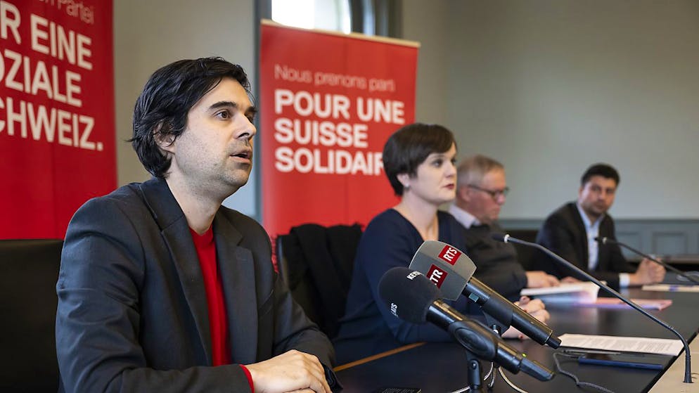 Le Parti socialiste demande la "transparence totale" de l'armée. Et un gel des finances tant que cela n'est pas le cas.