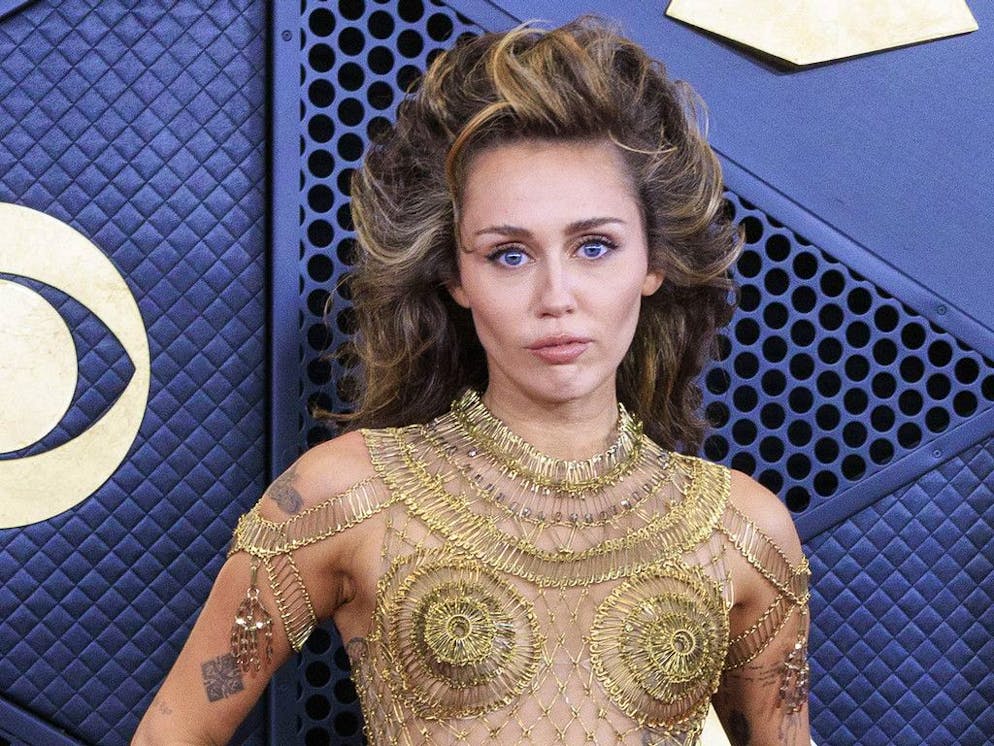 Les fans de la chanteuse ont remarqué qu'elle avait oublié son père dans son discours.