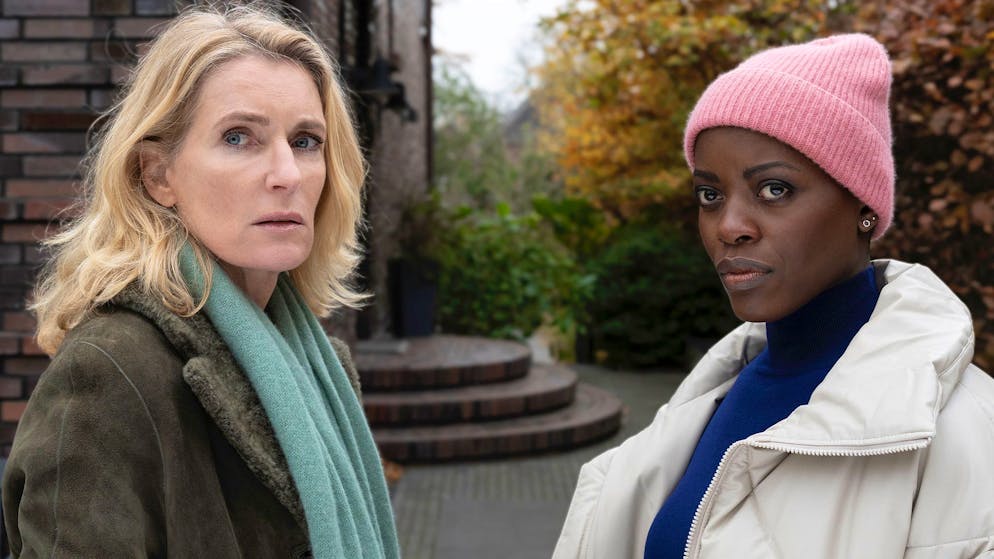 Woran scheiterte diese Frauenbeziehung?. Die Göttinger Kommissarinnen Charlotte Lindholm (Maria Furtwängler, links) und Anais Schmitz (Florence Kasumba) nehmen mit dem «Tatort: Geisterfahrt» Abschied.