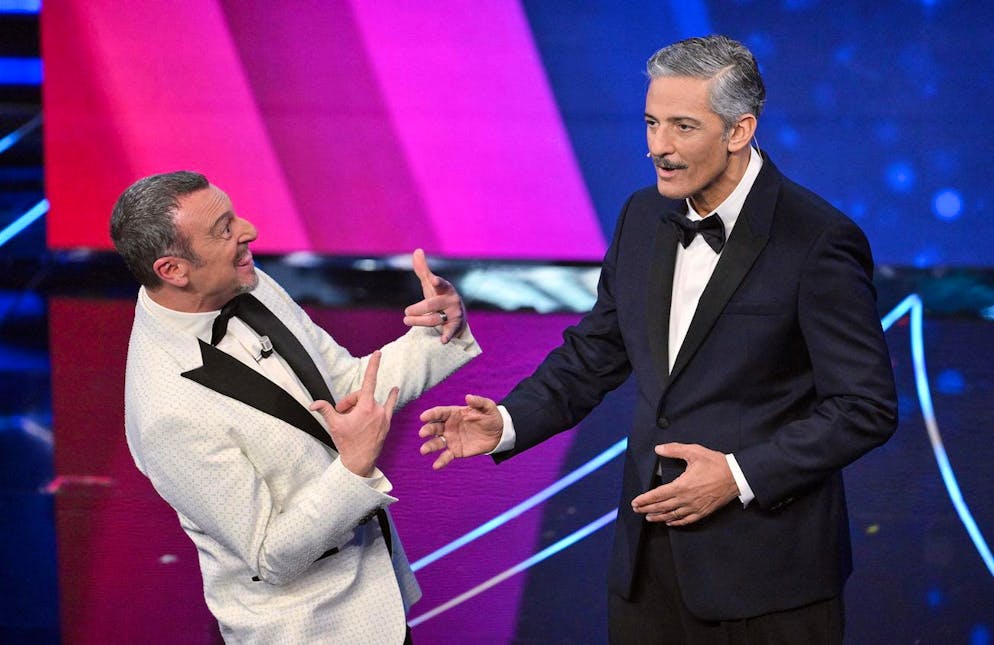 Prima serata del Festival di Sanremo 2023. Fiorello ha fatto un'incursione con uno sketch sull'intelligenza artificiale, prima di occuparsi del dopo festival.