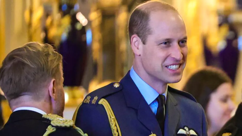 Lächelnd und in Uniform. Prinz Williams erster Auftritt seit Krebsdiagnose von König Charles