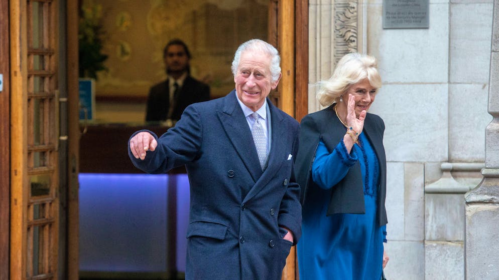 Camilla rassure. Charles III va «extrêmement bien compte tenu des circonstances»