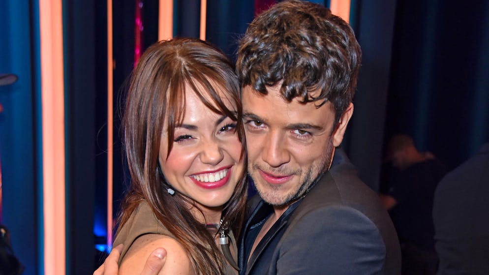 Luca Hänni mit Ehefrau Christina Hänni während der TV-Show «Verstehen Sie Spass?» im Oktober 2023.