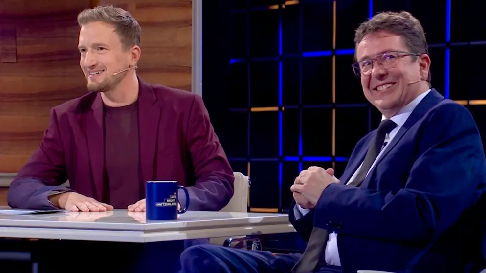 «Late Night Switzerland»-Premiere. Bundesrat Rösti zu Büssi: «Jetzt sind Sie gefährlich unterwegs»