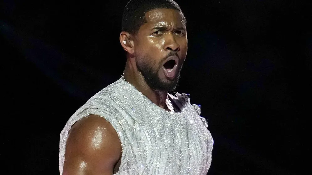 Super Bowl. Usher fait le show, mais Taylor Swift lui vole la vedette