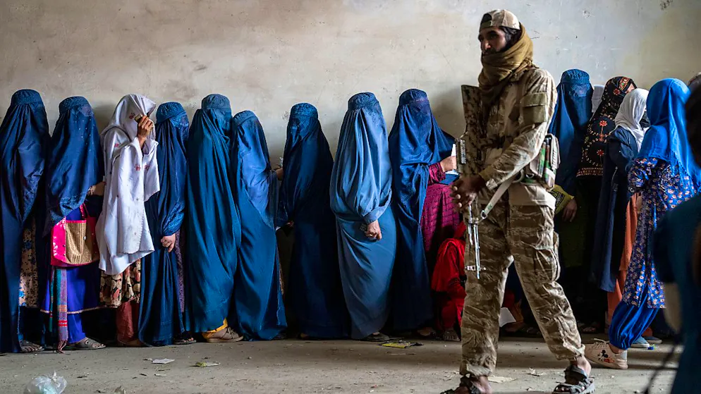 Afghanistan zählt seit mehreren Jahren zu den wichtigsten Herkunftsländern von Asylsuchenden in der Schweiz. Im Jahr 2024 wurden insgesamt 8627 Asylgesuche von Afghan*innen eingereicht, darunter 1943 Mehrfachgesuche und 349 Wiederaufnahmen früherer Verfahren.