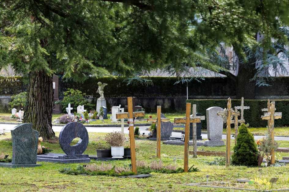 Latest tribute from chatbot: Fake obituaries flood the Internet Latest tribute from chatbot: Fake obituaries flood the Internet