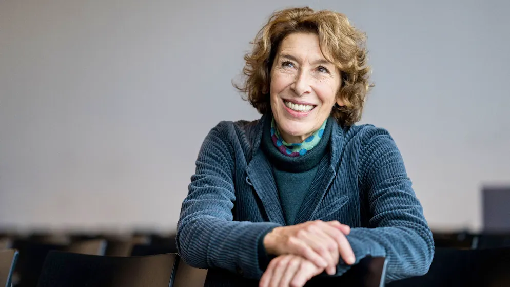 «Wir bleiben Menschen, egal, welche Geschichte wir durchwandeln. Und was tun wir einander an?! Wir müssen lernen, einander zu verzeihen, sonst wird das ewig so weitergehen»: Adele Neuhauser.