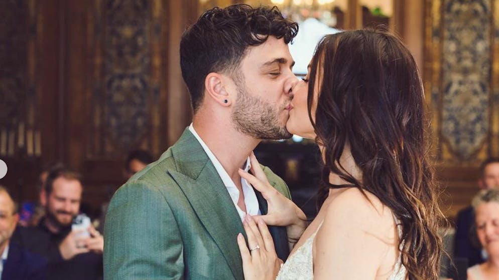 «Es war ein ganz besonderer Tag». Luca und Christina Hänni zeigen erstmals Standesamt-Fotos