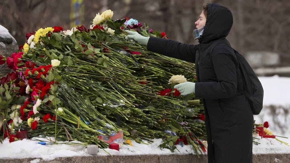 Russia. La morte di Navalny, il silenzio dei media di Stato e la tempesta sui social