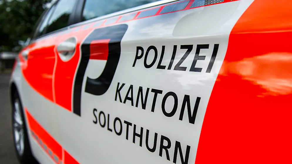 Die Solothurner Polizei rückte am Sonntag zu einem Feld bei Grenchen aus, wo ein Kleinflugzeug abgestürzt war. (Symbolbild)
