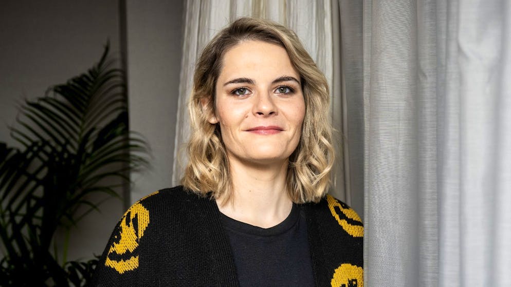 «Ich stelle es mir schon noch cool vor. Ich würde ein richtig krasses Glitzeroutfit anziehen»: Hazel Brugger über einen möglichen Auftritt am ESC 2025.