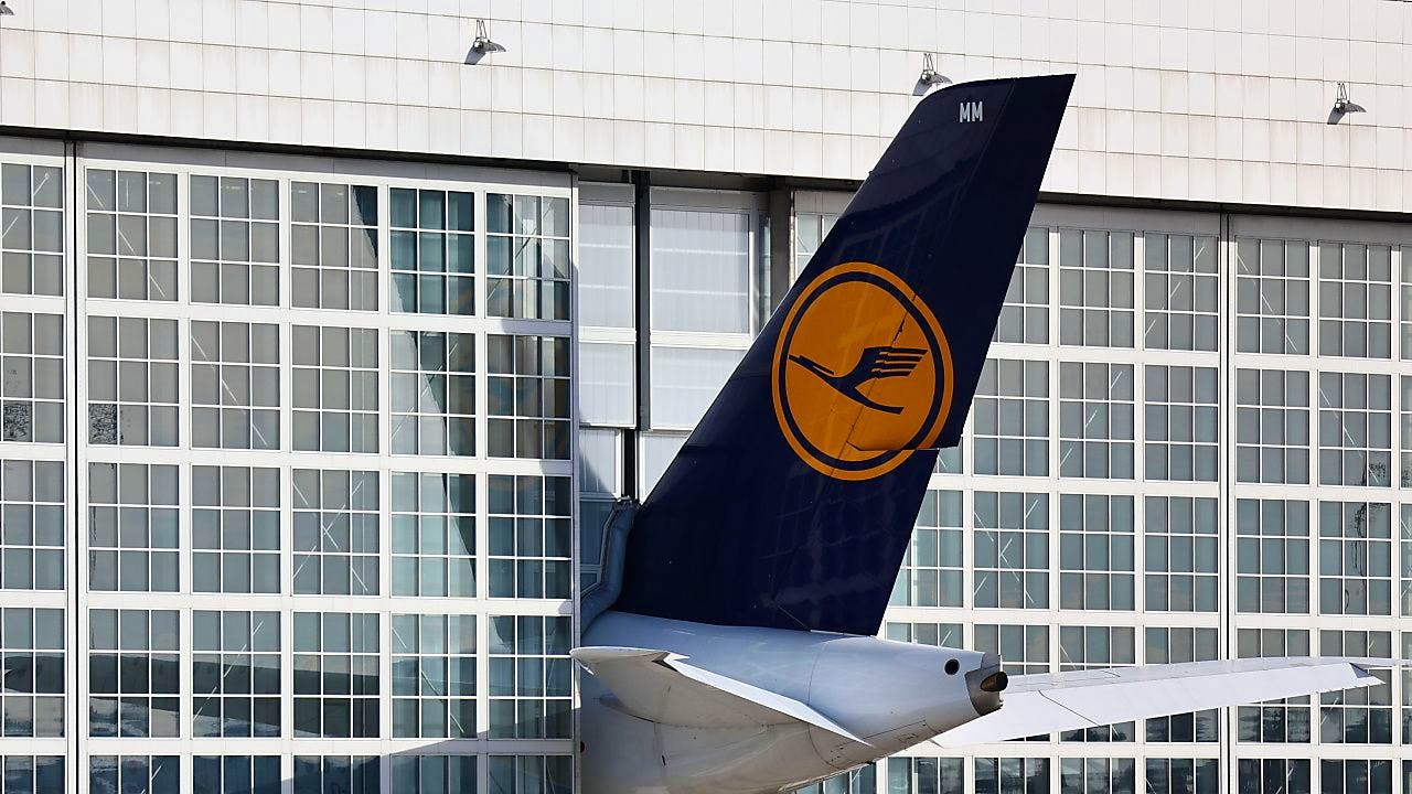 Hunderte Lufthansa-Flüge Wegen Warnstreik Abgesagt | Blue News