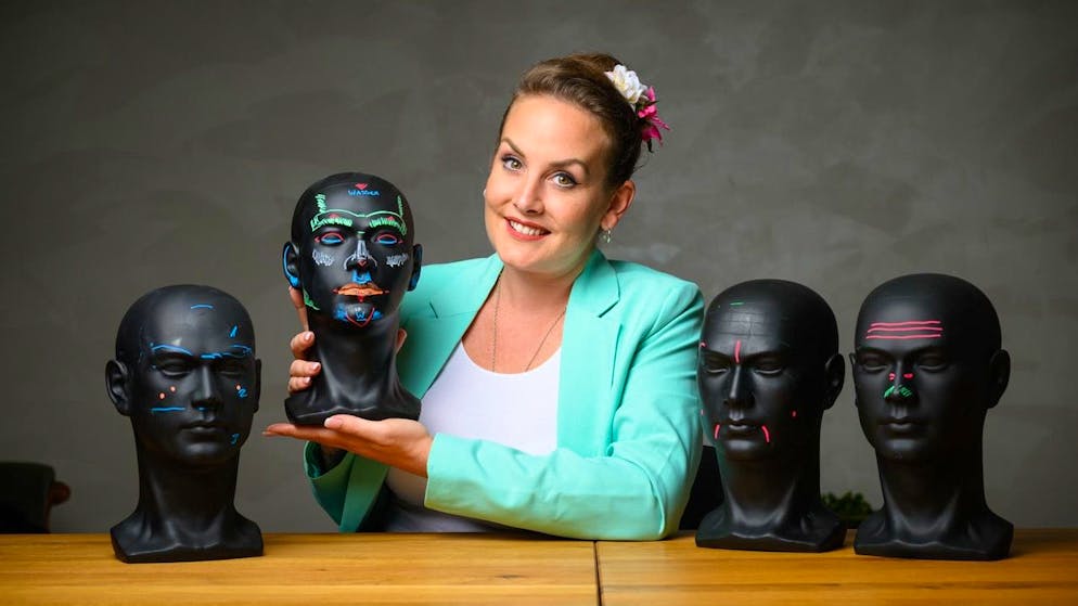 22 Sonntags-Fragen mit Scarlett. Von der Burlesque-Queen zur Gesichtsleserin