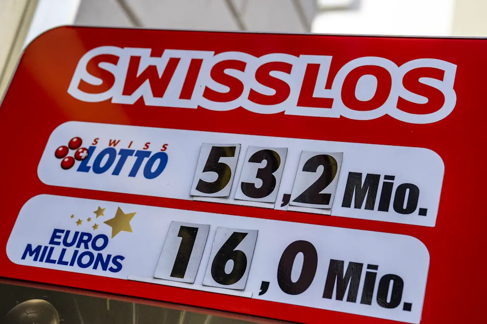 53,2 Millionen Franken sind in der Mittwochsziehung im Jackpot von Swiss Lotto. Wer sie im Kanton Zug gewinnt, darf am meisten behalten.