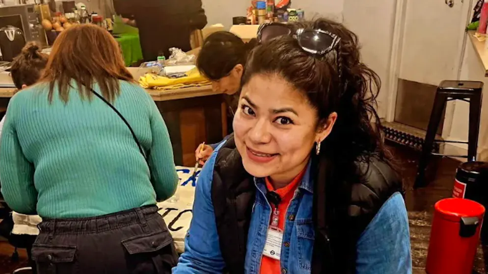 Ecco perché. Donna delle pulizie mangia un panino e... viene licenziata