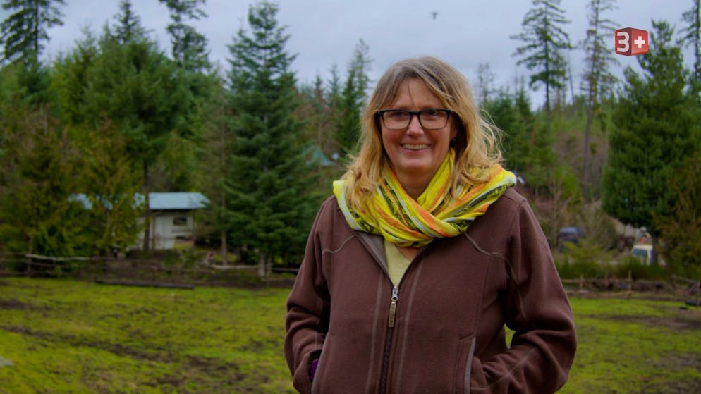 Die neue Single-Kandidat*innen von «Bauer, ledig, sucht». Conny (55) aus dem Aargau lebt in Kanada: Conny ist eine Frohnatur und eine Macherin –weshalb sie vor 13 Jahren nach Kanada ausgewandert ist. Vor 7 Jahren begann sie ihren Hof aufzubauen. Heute betreibt sie ein Bed & Breakfast und mit ihren 12 Pferden bietet sie Trekkings und Trailrides an, während ihre Tochter Reitstunden gibt.
