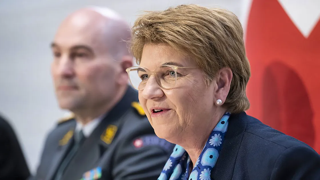Amherd: «Naturalmente sostengo il capo dell'esercito Süssli» | blue News