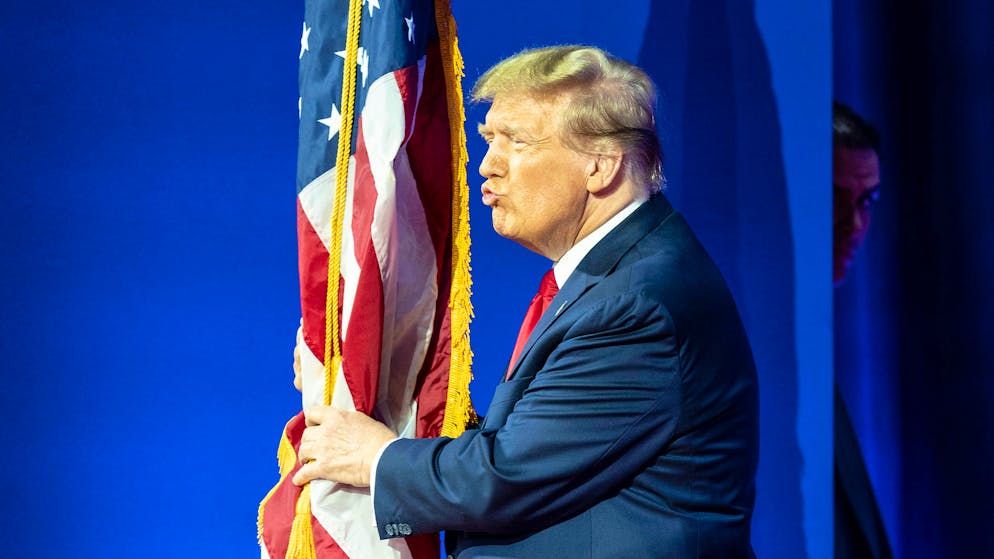 Ecco alcuni esempi recenti. Trump prende in giro Biden, ma commette lapsus ed errori come lui