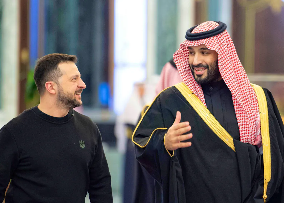 Laut Wolodymyr Selenskyj verliefen die Gespräche mit dem saudischen Kronprinzen Mohammed bin Salman (r) «sehr produktiv».