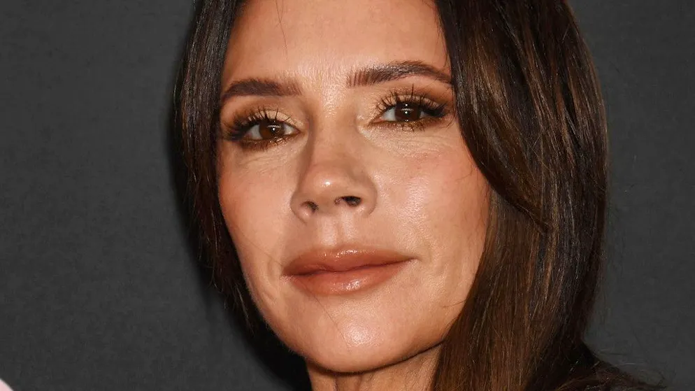 Hanno una collezione denim insieme. Victoria Beckham continuerà a lavorare con la ex del figlio Romeo